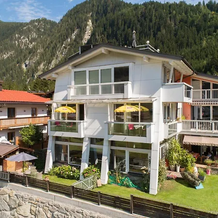 Waldhaus I Apartment Mayrhofen